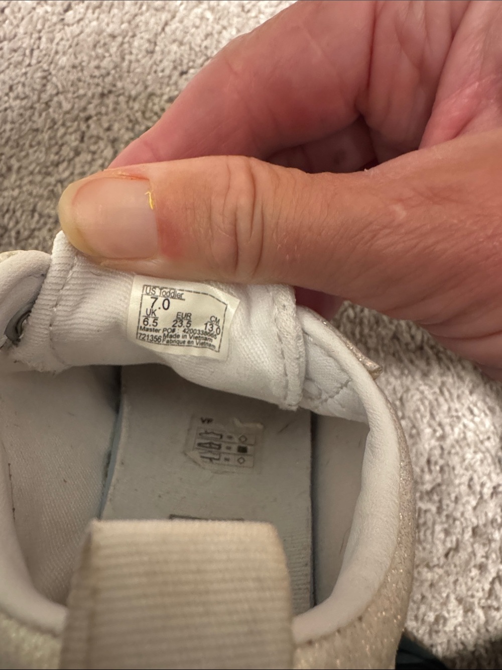 EUC toddlers Velcro vans - Picture 2 of 2